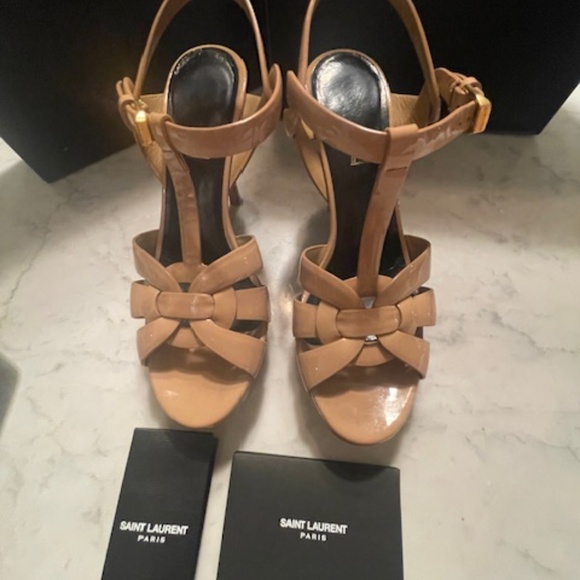 Saint Laurent (YSL) Nude Beige Patent Leather Heels - Picture 1 of 16